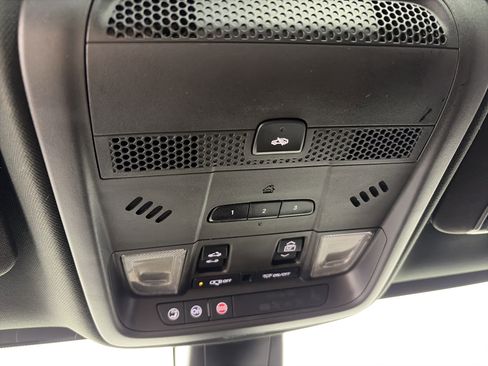 Used 2020 Cadillac XT5 Premium Luxury image 32