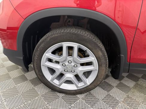 Certified 2025 Honda Passport EX-L image 13