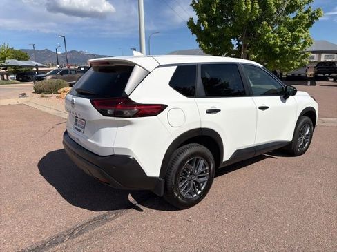 Used 2021 Nissan Rogue S FWD image 9