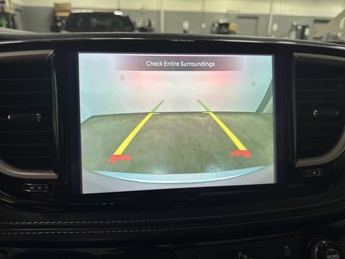 Used 2024 Chrysler Pacifica Select image 22