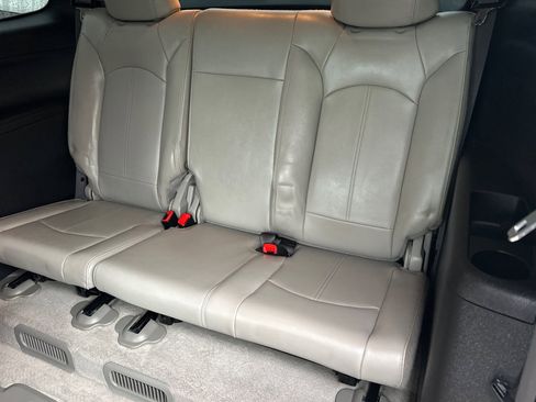 Used 2008 GMC Acadia SLT w/ Convenience Package image 15