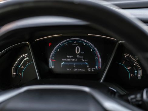 Used 2019 Honda Civic Touring image 19