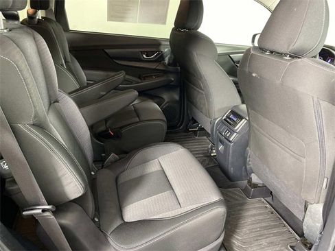 Used 2023 Subaru Ascent Premium w/ Convenience Package image 12
