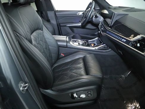 Used 2023 BMW X7 xDrive40i w/ M Sport Package AWD/4WD image 31