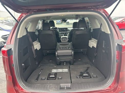 Used 2024 Kia Carnival LX image 10