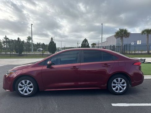 Used 2023 Toyota Corolla LE image 4