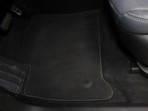 Used 2024 Buick Enclave Essence image 28