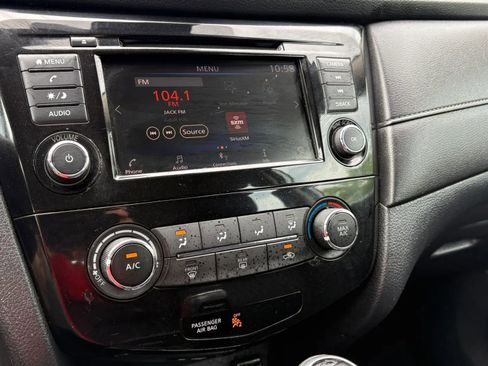 Used 2020 Nissan Rogue S AWD/4WD image 20