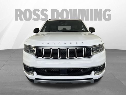 Used 2024 Jeep Wagoneer L Series II RWD image 2