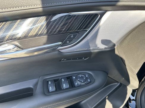 Certified 2025 Cadillac XT6 Premium Luxury image 19