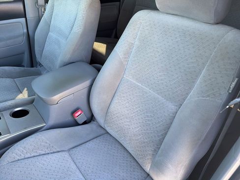 Used 2006 Toyota Tacoma PreRunner image 16