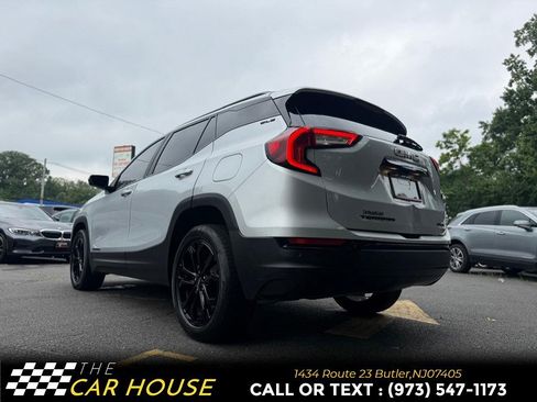 Used 2022 GMC Terrain SLE w/ Driver Convenience Package AWD/4WD image 4