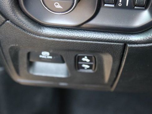 Used 2019 RAM 1500 Laramie AWD/4WD image 24