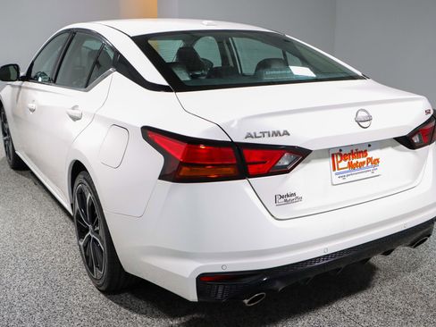 Used 2024 Nissan Altima 2.5 SR image 9