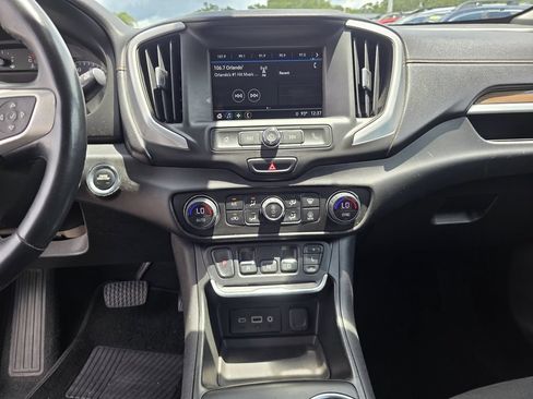 Used 2018 GMC Terrain SLE w/ Driver Convenience Package FWD image 19