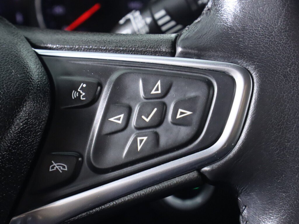 Used 2019 Chevrolet Equinox LT w/ Driver Convenience Package AWD/4WD image 13