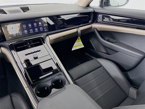 New 2025 Porsche Panamera image 25