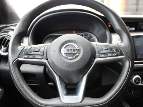 Used 2019 Nissan Kicks SV image 17