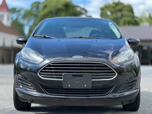 Used 2019 Ford Fiesta SE FWD image 2
