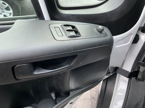 Used 2023 RAM ProMaster 2500 FWD image 8