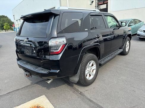 Used 2016 Toyota 4Runner SR5 AWD/4WD image 9
