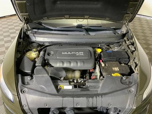Used 2016 Jeep Cherokee 75th Anniversary FWD image 38