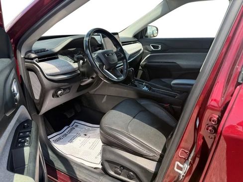 Used 2022 Jeep Compass Latitude AWD/4WD image 11