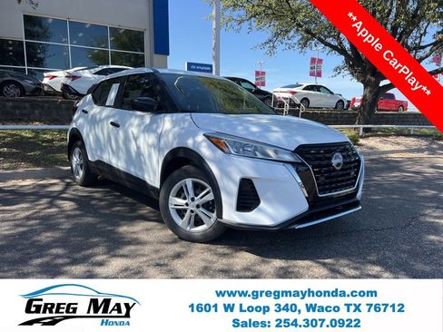 Used 2024 Nissan Kicks S image 1