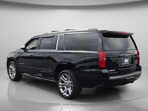 Used 2019 Chevrolet Suburban Premier w/ Premier Plus Edition RWD image 6
