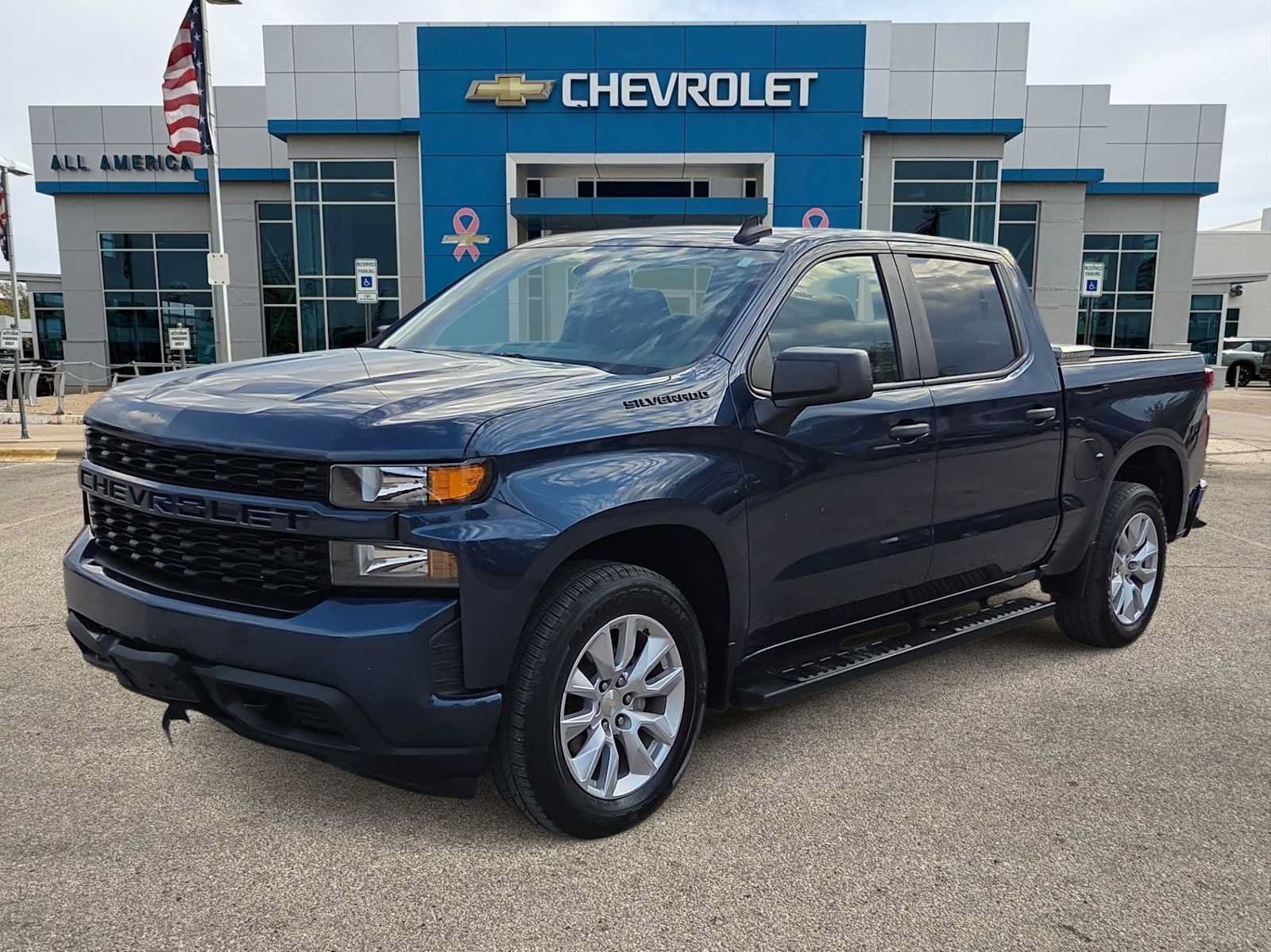 Used 2020 Chevrolet Silverado 1500 Custom w/ Custom Value Package RWD image 1