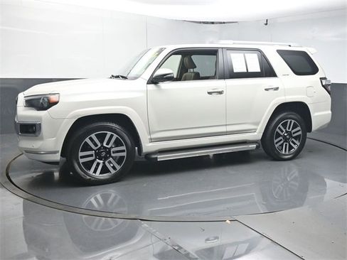 Used 2023 Toyota 4Runner Limited image 4