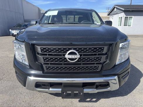 Used 2023 Nissan Titan SV w/ SV Convenience Package image 2