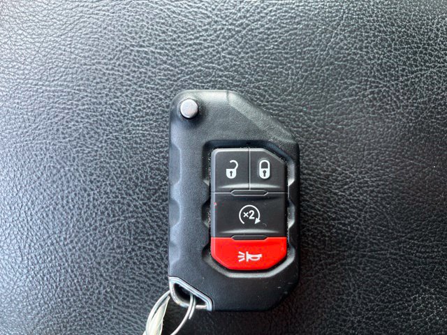 Used 2024 Jeep Wrangler Unlimited AWD/4WD image 18