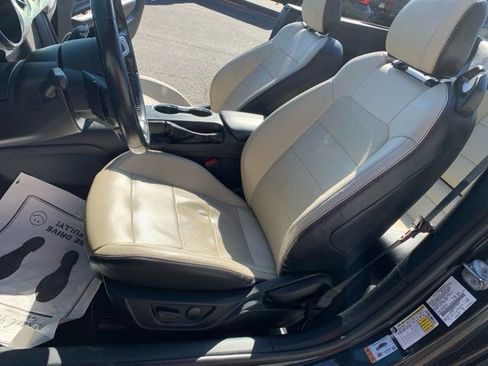 Used 2023 Ford Mustang GT Premium image 16