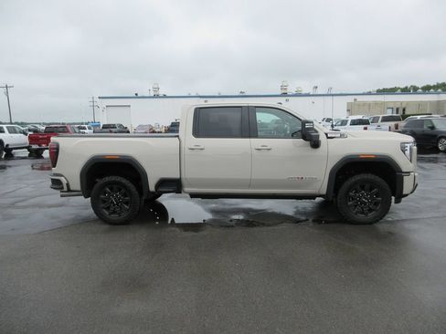 Certified 2026 GMC Sierra 2500 AT4 AWD/4WD image 4