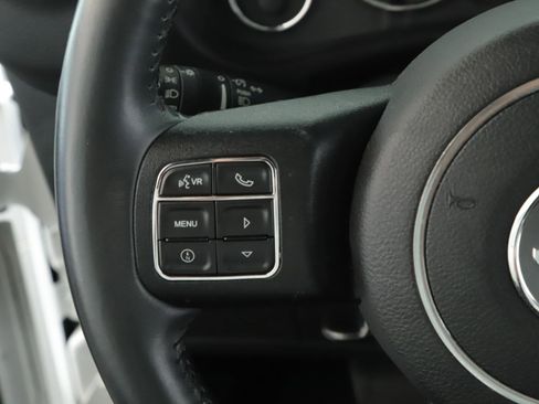 Used 2017 Jeep Wrangler Unlimited Sahara w/ Connectivity Group AWD/4WD image 8