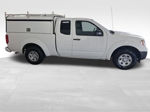 Used 2017 Nissan Frontier S image 5