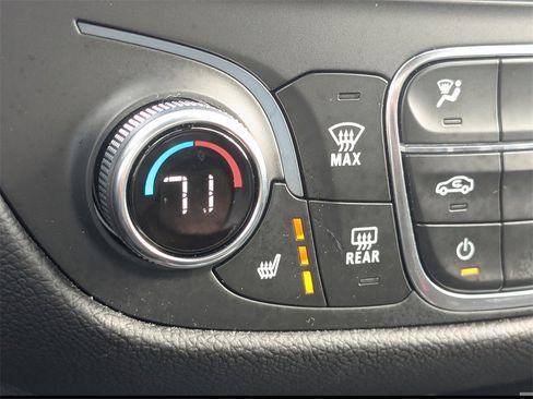 Used 2023 Chevrolet Equinox LT image 21