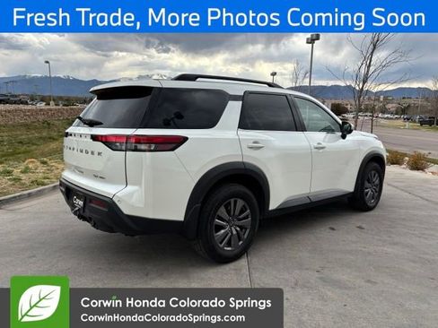 Used 2024 Nissan Pathfinder SV w/ SV Premium Package AWD/4WD image 2