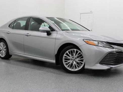 Used 2020 Toyota Camry XLE AWD/4WD image 1