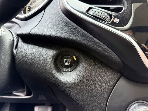 Used 2022 Jeep Cherokee Limited image 15