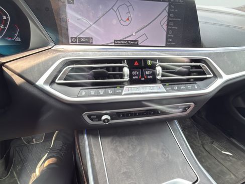 Used 2022 BMW X7 M50i w/ Dynamic Handling Package AWD/4WD image 17