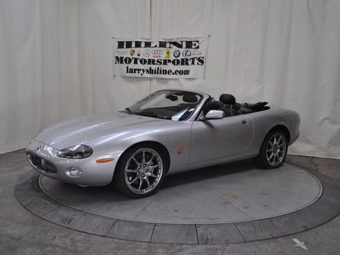 Used 2004 Jaguar XKR Convertible image 2