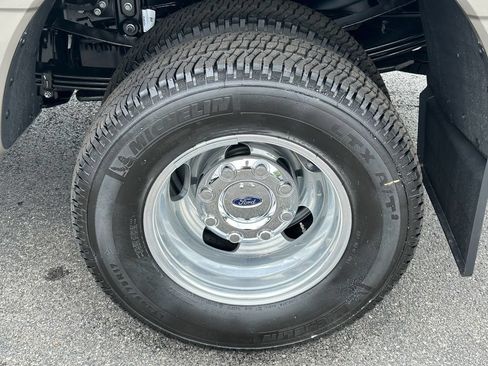 New 2026 Ford F350 Platinum w/ Platinum Plus Package AWD/4WD image 6