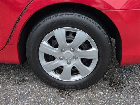 Used 2014 Toyota Camry L image 14