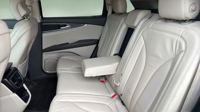 Used 2016 Lincoln MKX Select w/ Select Plus Package FWD image 11