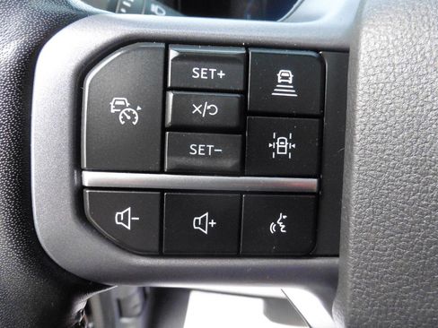 Used 2023 Ford F350 Lariat w/ Lariat Ultimate Package AWD/4WD image 23