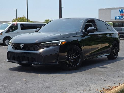 Used 2025 Honda Civic Sport image 2