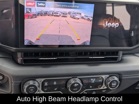 Used 2025 Jeep Gladiator Rubicon AWD/4WD image 18