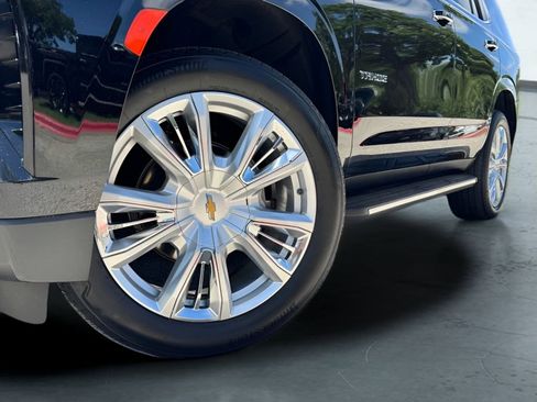 Used 2023 Chevrolet Tahoe High Country AWD/4WD image 2
